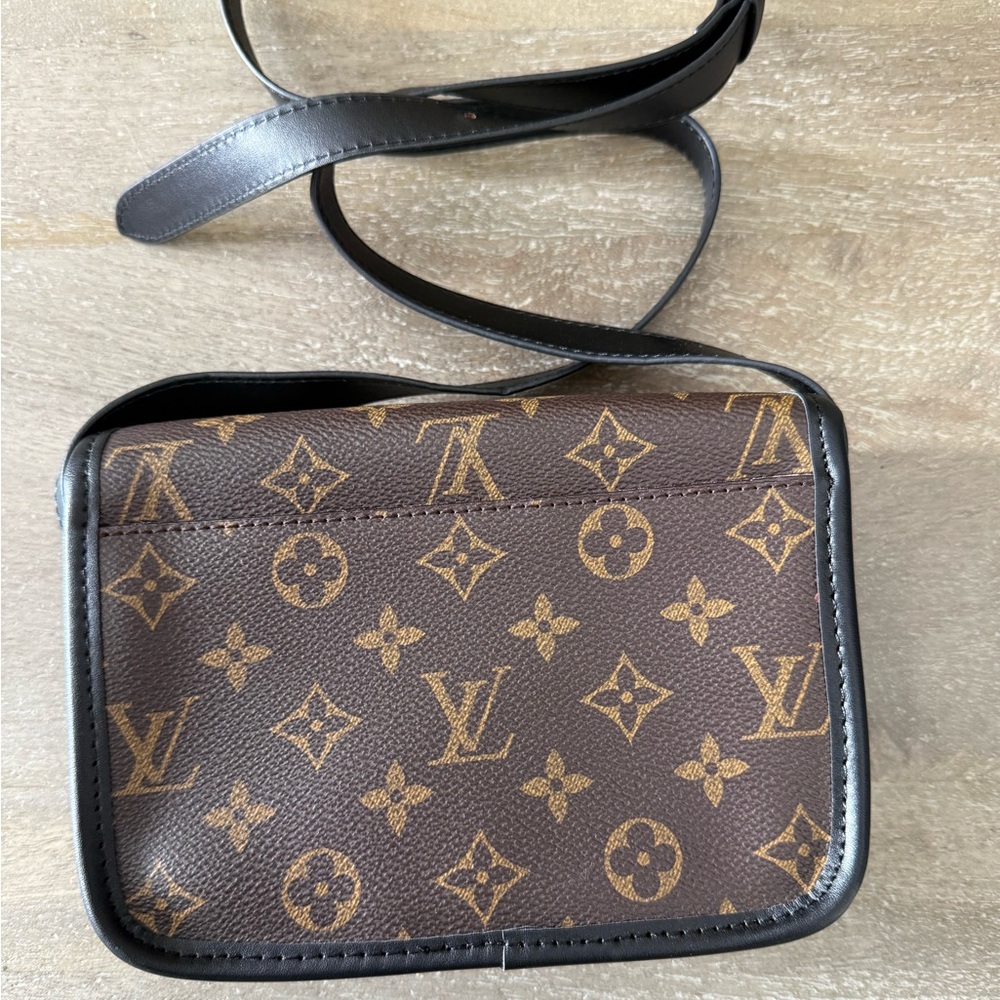 Purse - Picture 4 of 6